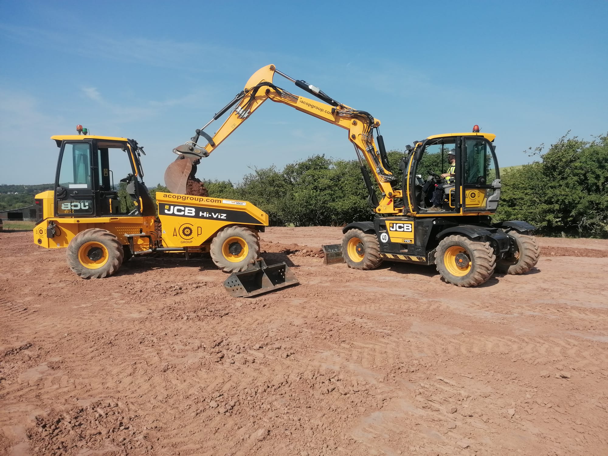 360 Excavator Operator in action